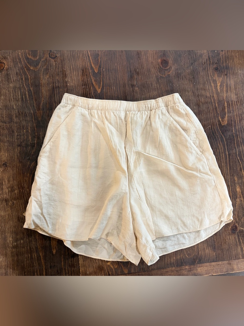 Women’s Lightweight Elastic-Waist Shorts - Cream